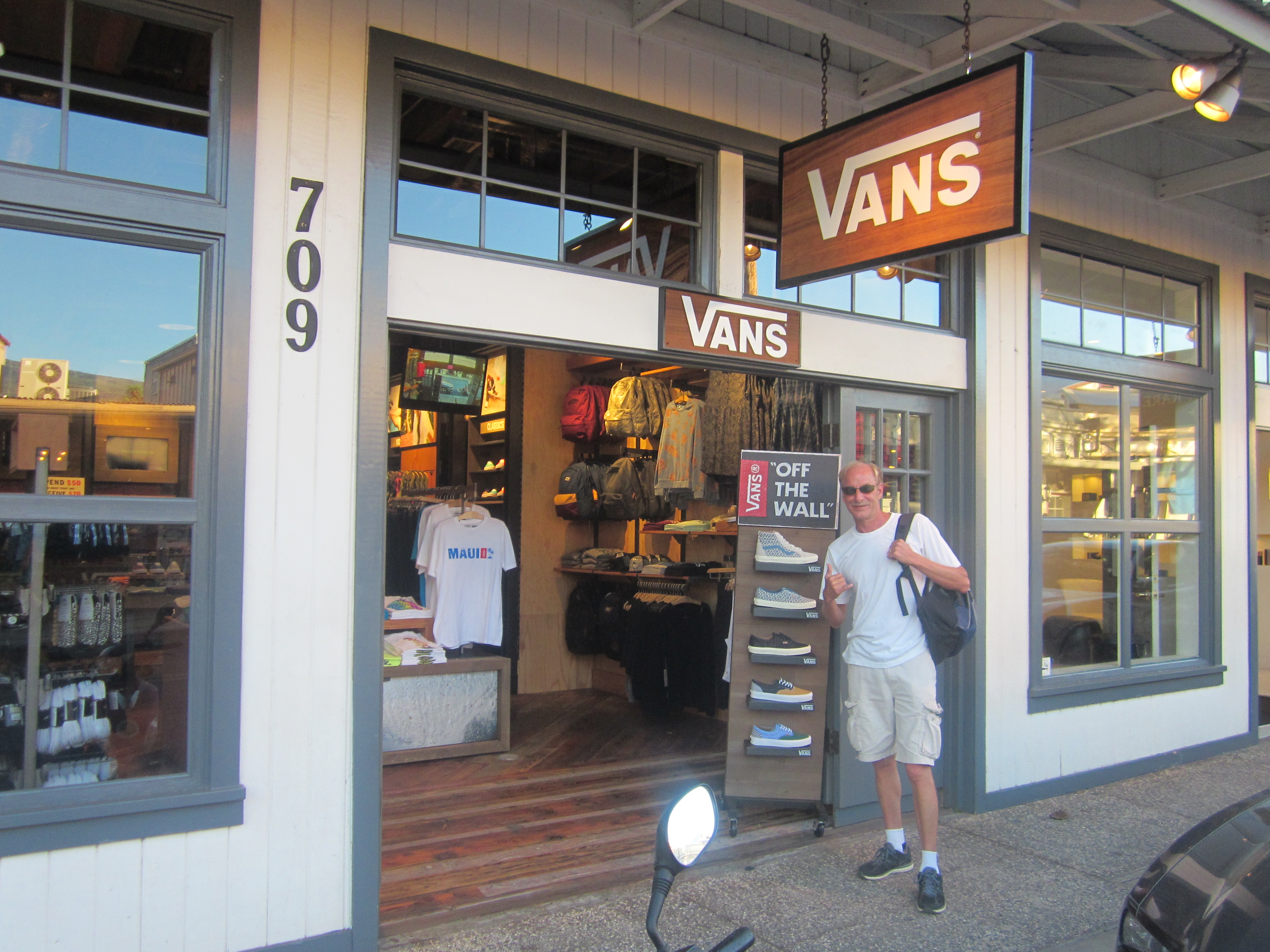 vans store oahu